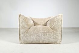 Le Bambole chair, Mario Bellini Le Bambole chair, Mario Bellini