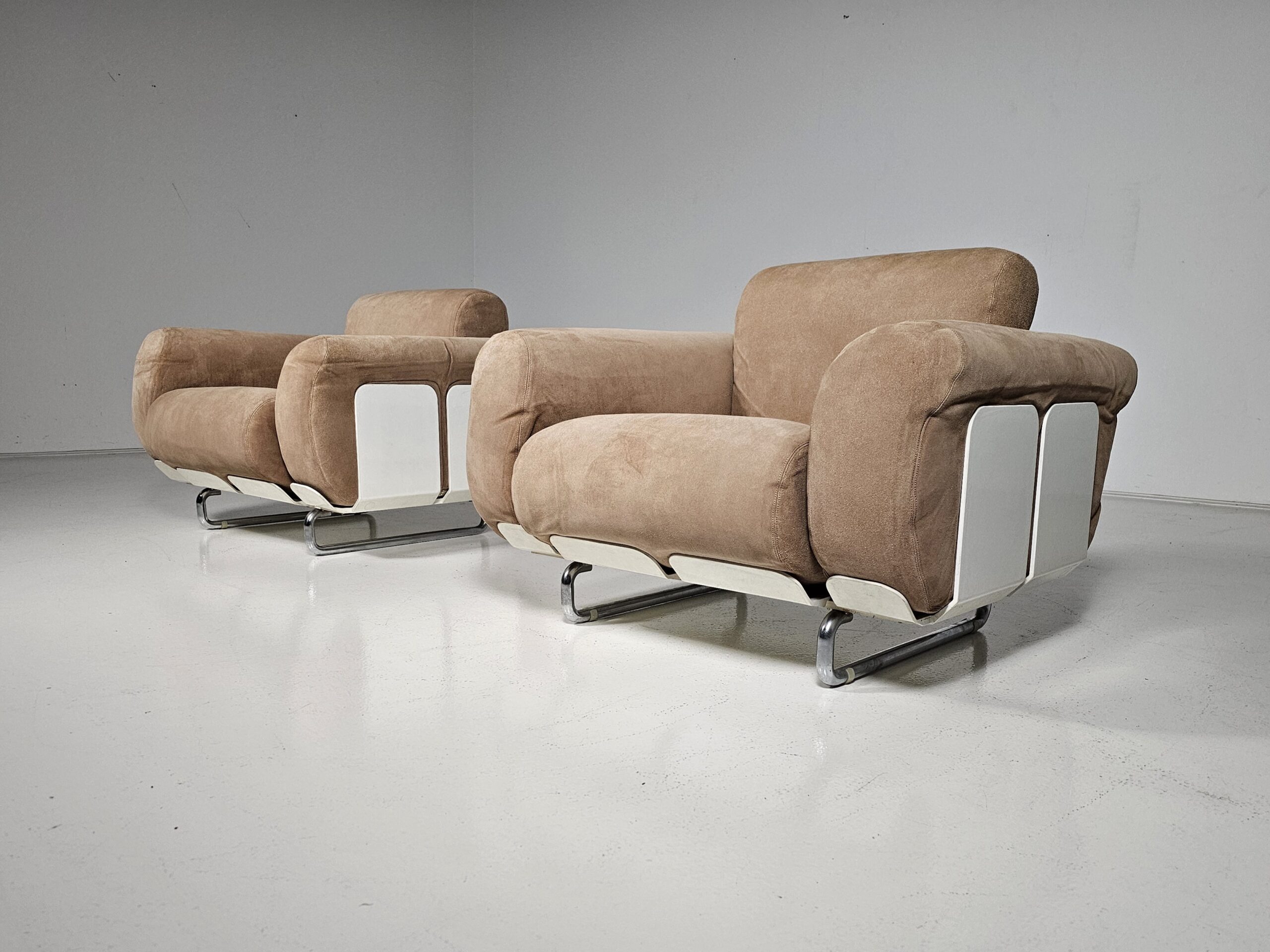 Zanotta Senzafine chairs