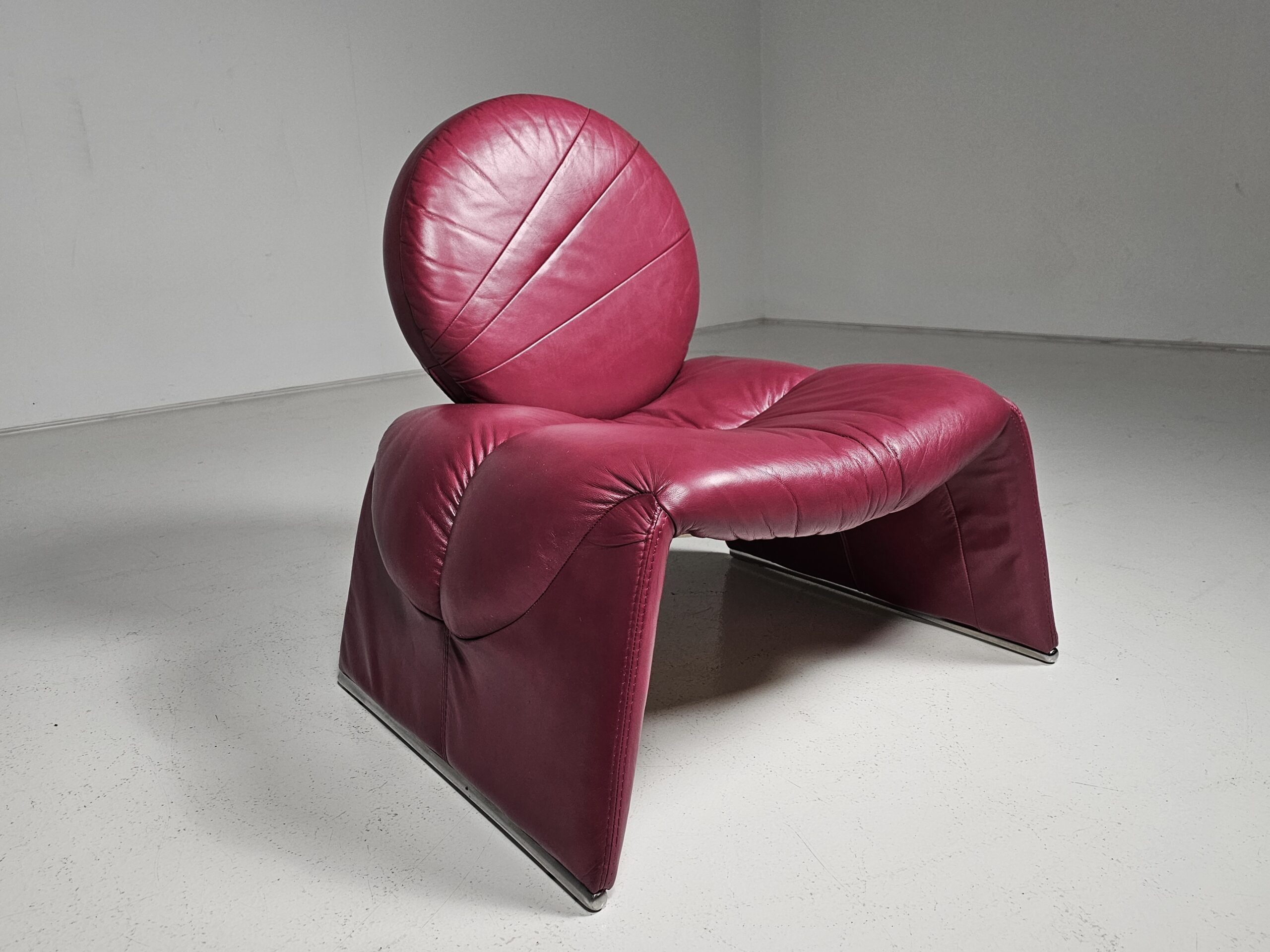 Calypso C35 lounge chair, Saporiti