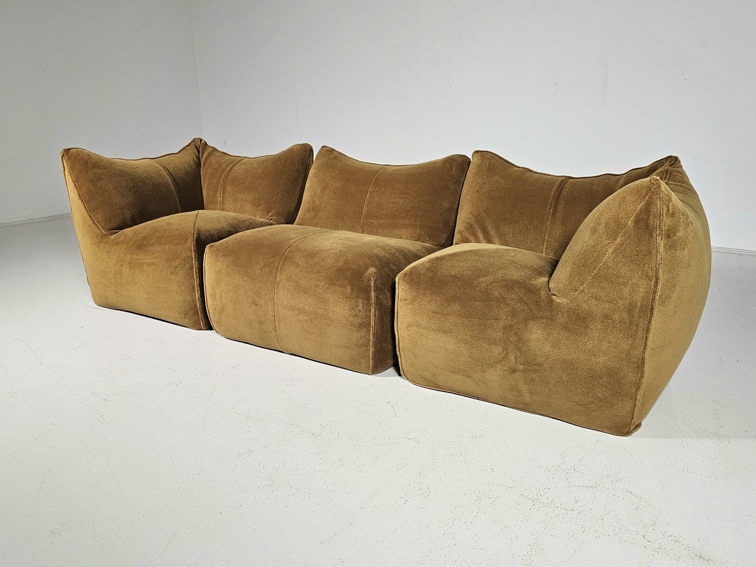 Le Bambole sofa, Mario Bellini